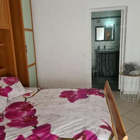 Maisonnette A La Campagne *