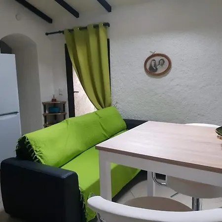 Maisonnette A La Campagne